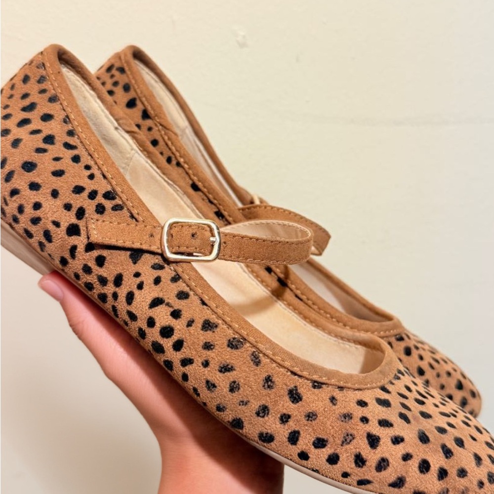 Isaac Mizrahi Tan and Black Leopard Print Flats